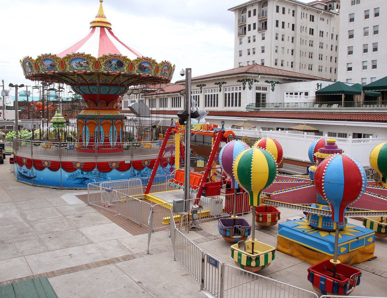 Playland's Castaway Cove